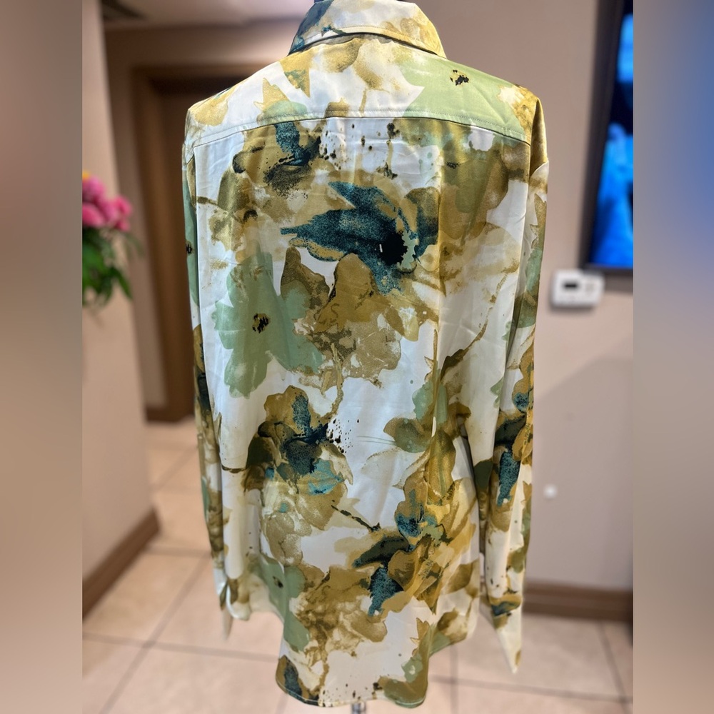 Have Abstract Patterned Shirt - Picture 4 of 6
